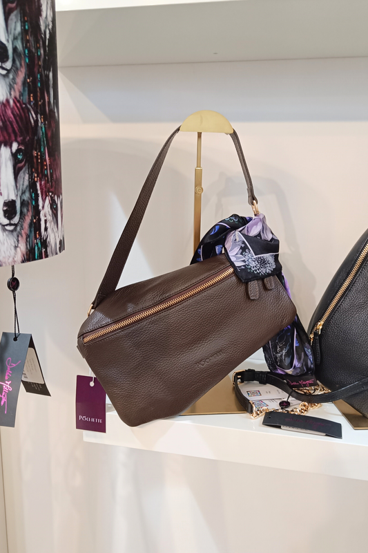 Chic Chocolate Brown Póca